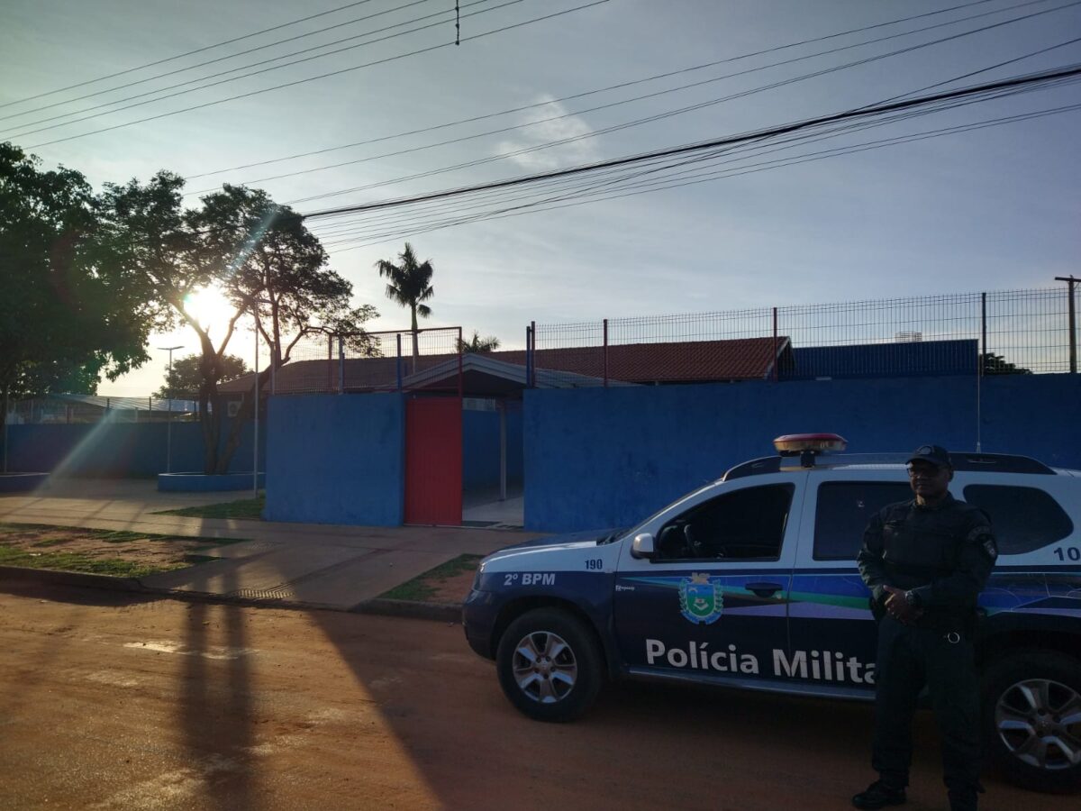 Com cartazes pedindo paz e viaturas nas escolas, aulas seguem tranquilas nesta quinta-feira em Três Lagoas