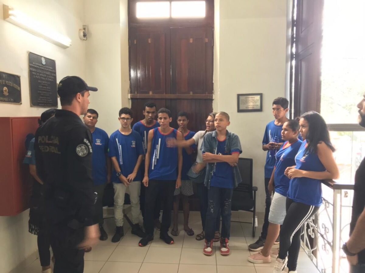 Polícia Federal faz evento com crianças e adolescentes em Corumbá