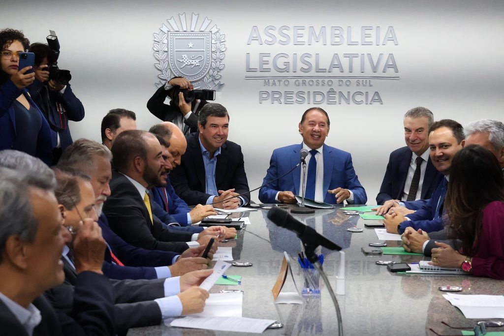 Em encontro com deputados, Governo de MS reafirma compromisso com emendas parlamentares