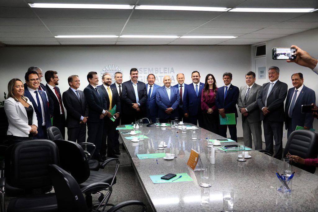 Em encontro com deputados, Governo de MS reafirma compromisso com emendas parlamentares