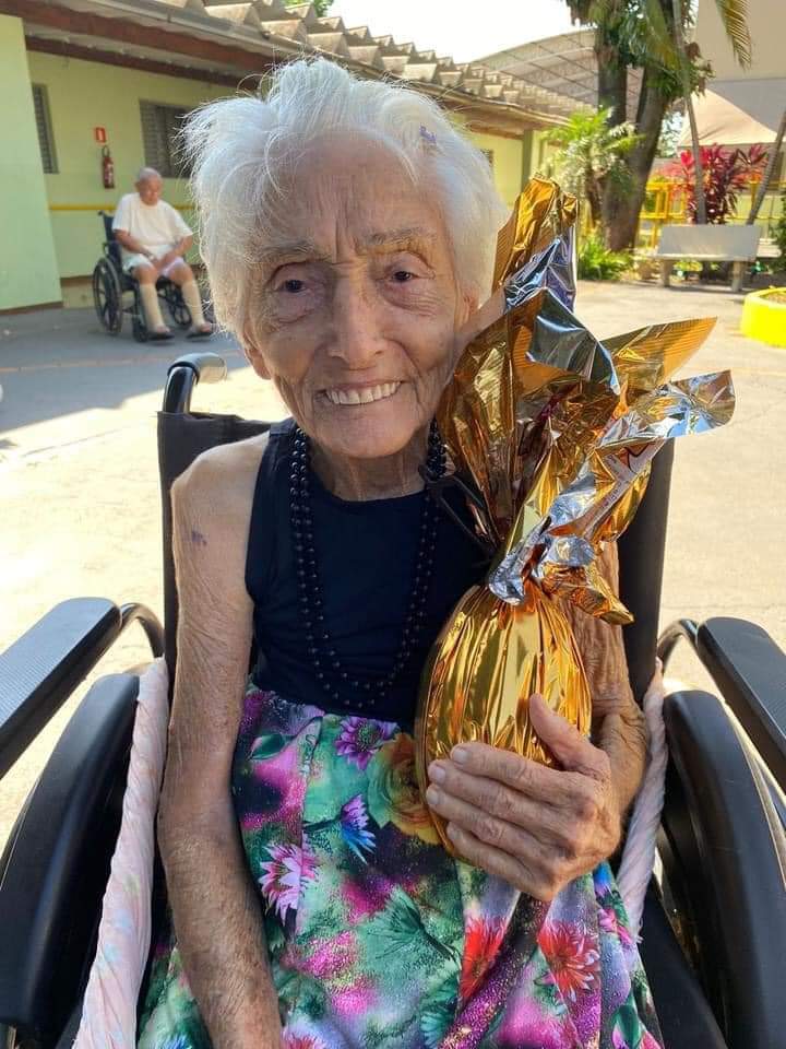 Seja um voluntário: idosos do asilo Eurípedes Barsanulfo recebem doação de ovos de Páscoa em Três Lagoas