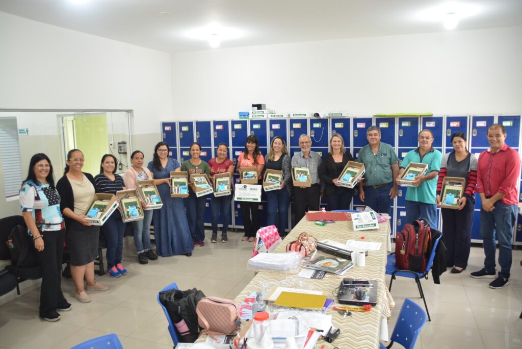 Prefeitura de Bataguassu investe em educação e entrega kits escolares personalizados para estudantes da rede municipal de ensino