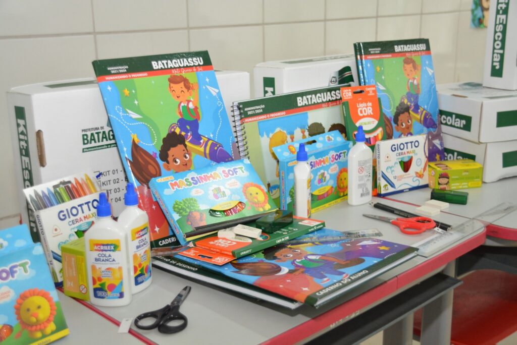 Prefeitura de Bataguassu investe em educação e entrega kits escolares personalizados para estudantes da rede municipal de ensino