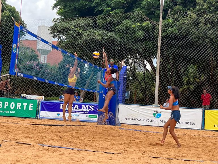 Duplas da SEJUVEL conquistam 5 medalhas no XII Circuito Estadual de Vôlei de Praia em Campo Grande