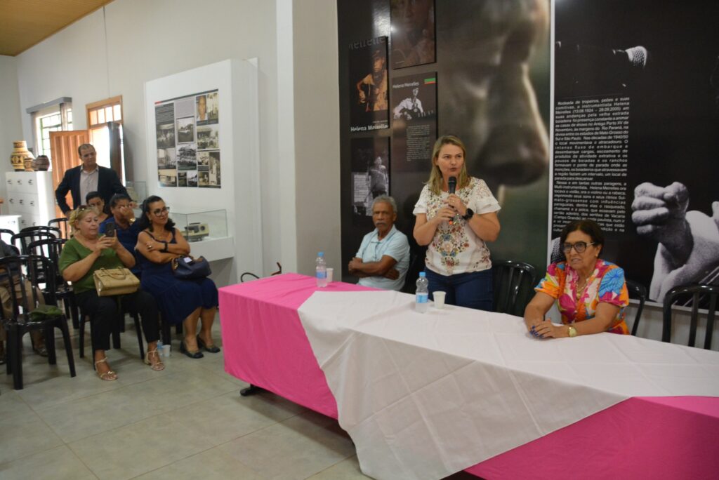 Mostra apresenta novos registros fotográficos da trajetória artística de Helena Meirelles em Bataguassu