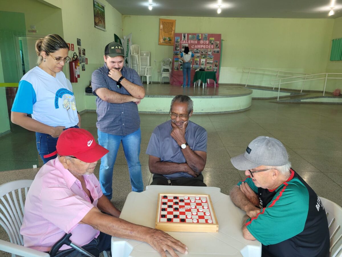 Melhor Idade de Bataguassu recepciona idosos de Água Clara em momento de integração esportiva