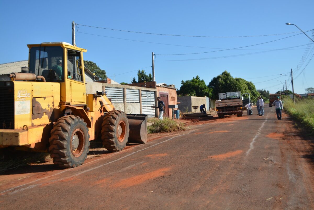 Em Bataguassu, prefeitura intensifica limpeza de bairros em ação estratégica para manter a cidade limpa