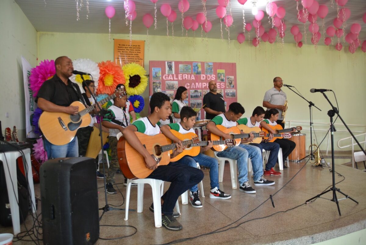 SCFV da Melhor Idade comemora Dia das Mães com almoço festivo