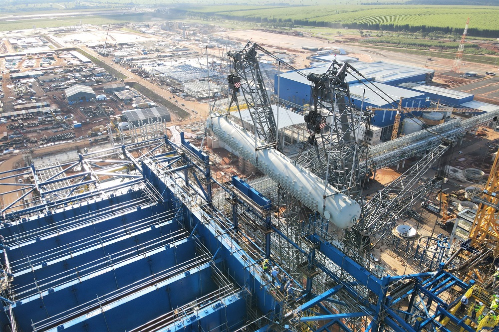 Suzano conclui montagem da estrutura metálica da Caldeira de Recuperação, peça-chave da nova fábrica em Ribas do Rio Pardo