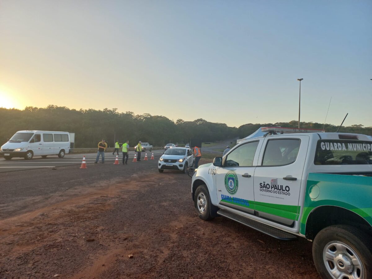 Maio Amarelo: blitz educativa na barragem da UHE Ilha Solteira orienta motoristas sobre direção segura