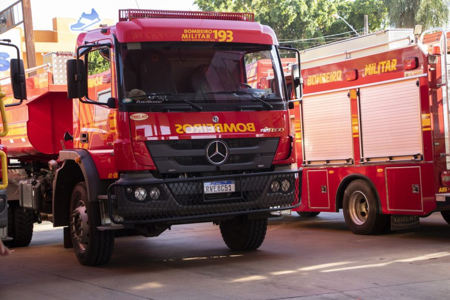 Bombeiros apresenta novas viaturas de combate a incêndios e reforça sobre comunicação de denúncias