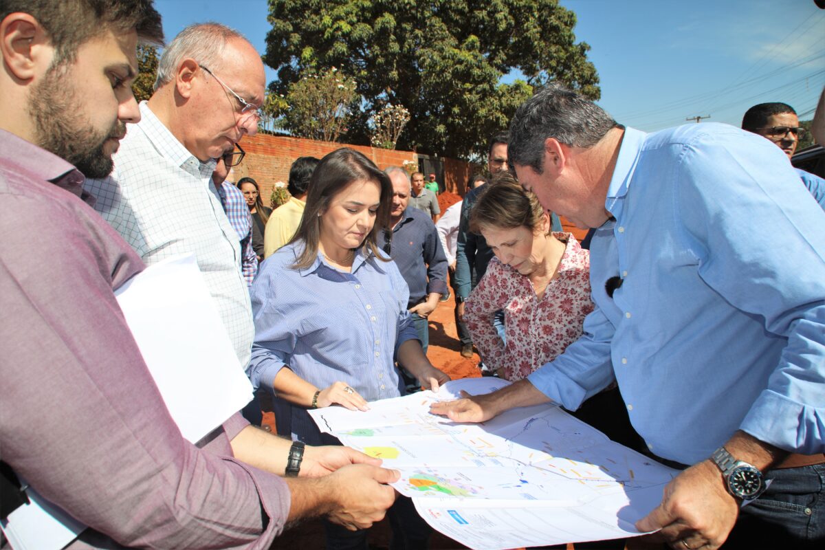 Com quase R$ 100 milhões de investimentos, governador vistoria obras nas Moreninhas e Cafezais