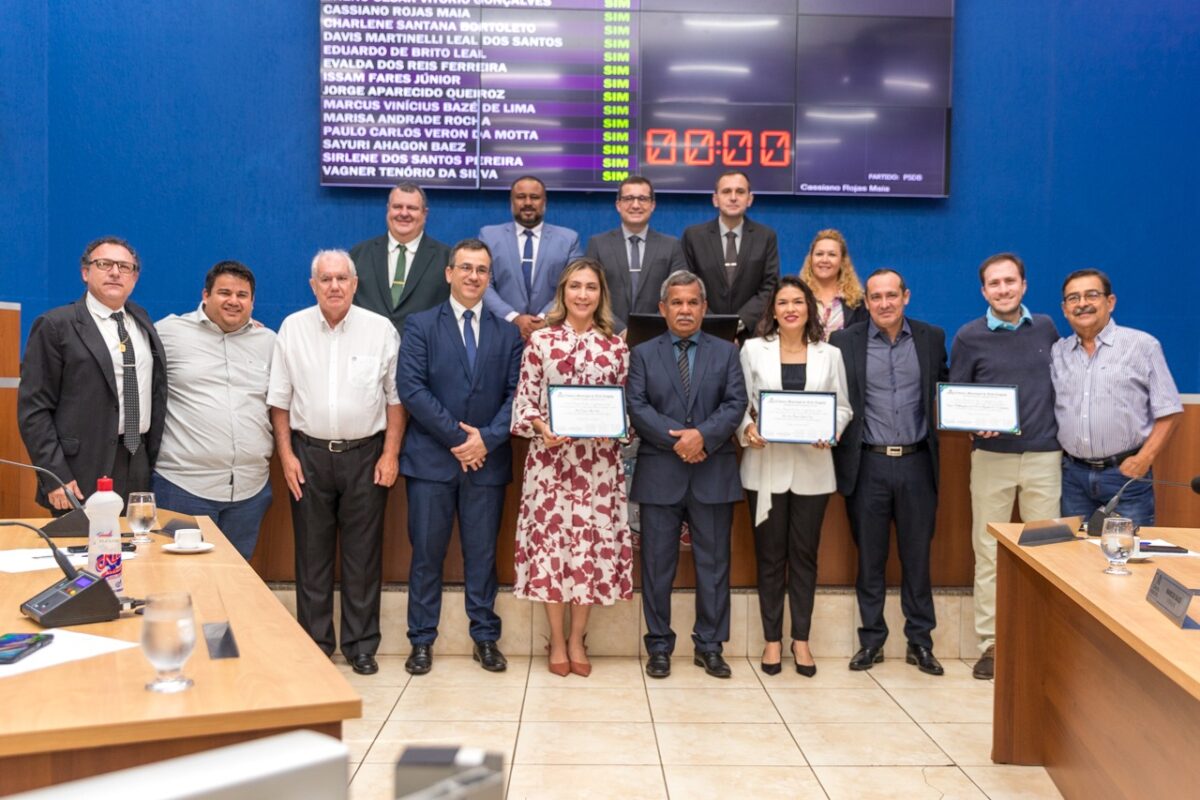 Câmara entrega moções para UTI do Hospital Auxiliadora