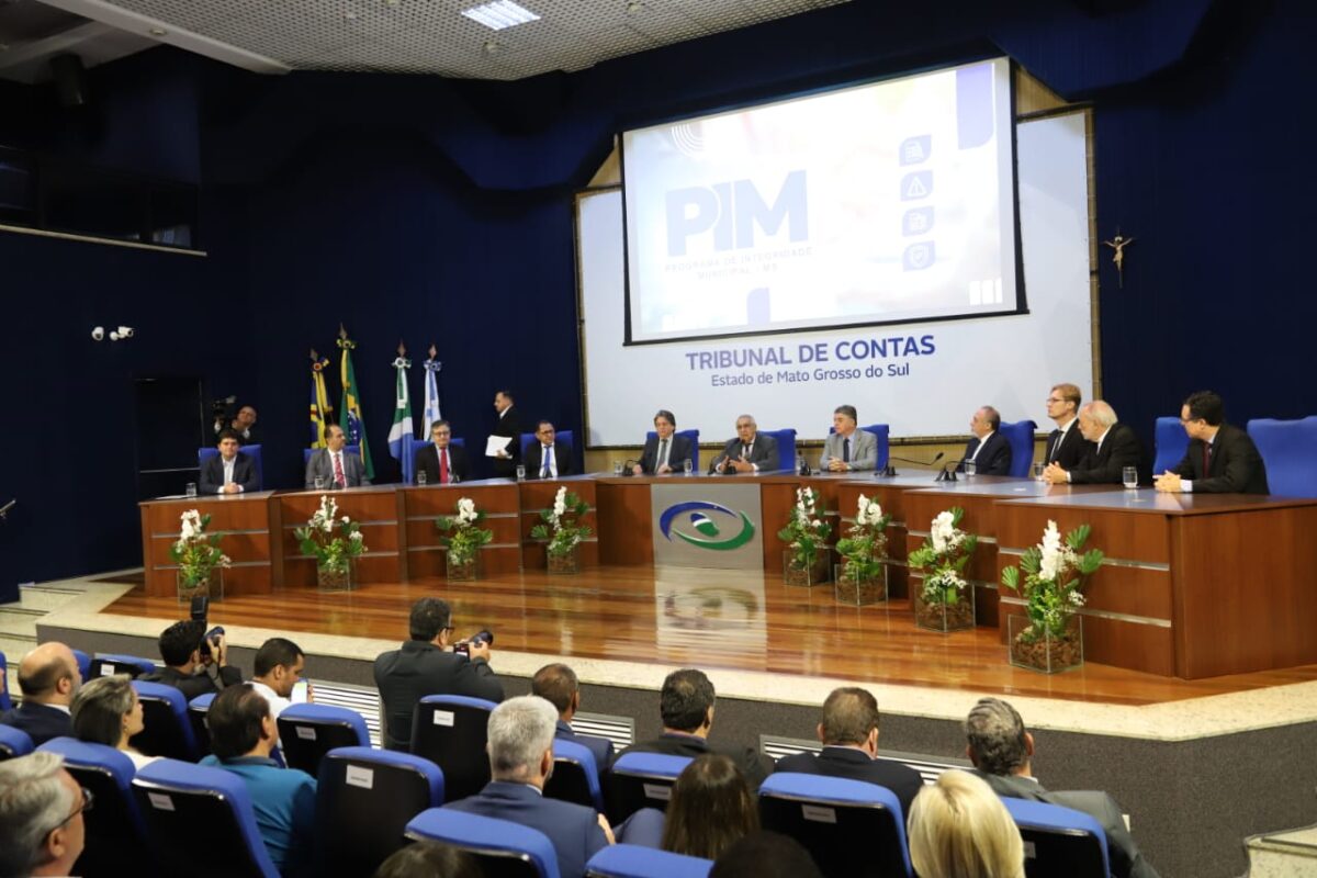 No TCE-MS, prefeito de Bataguassu participa de apresentação do aprimoramento do Programa de Integridade Municipal