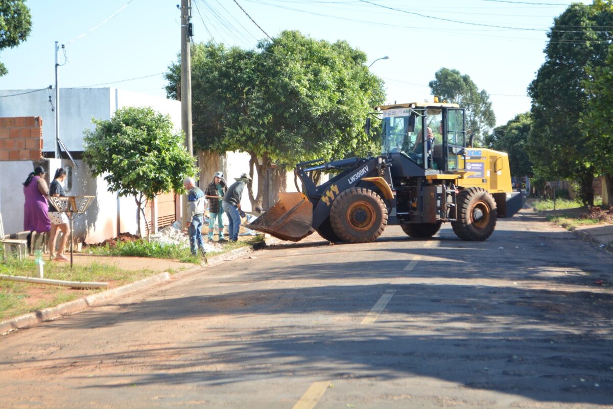 Em Bataguassu, prefeitura intensifica limpeza de bairros em ação estratégica para manter a cidade limpa