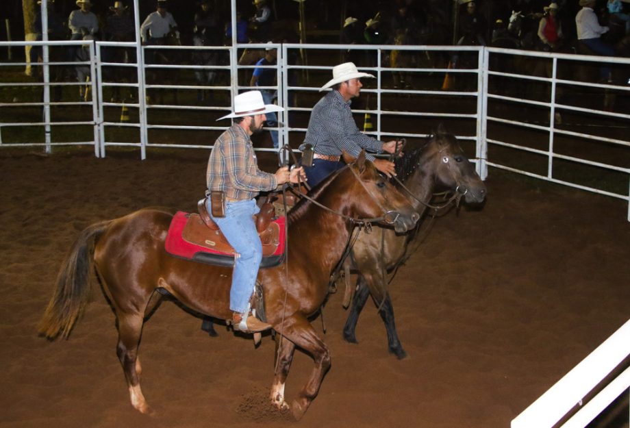 Competição de Ranch Sorting reuniu vários cowboys e cowgirls na Estância Boa Vista