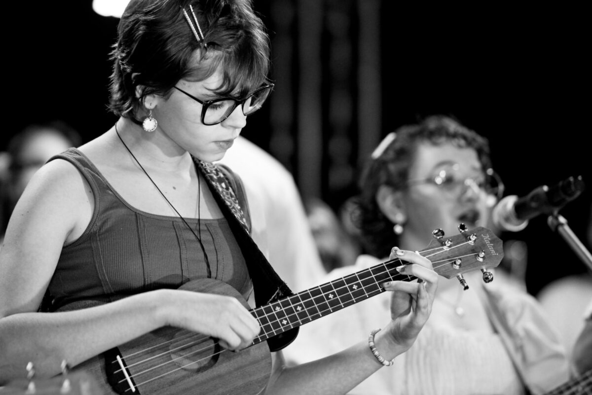 <strong>Espetáculo “Te Agradeço Mãe” emociona público presente em noite de homenagem às mães</strong>