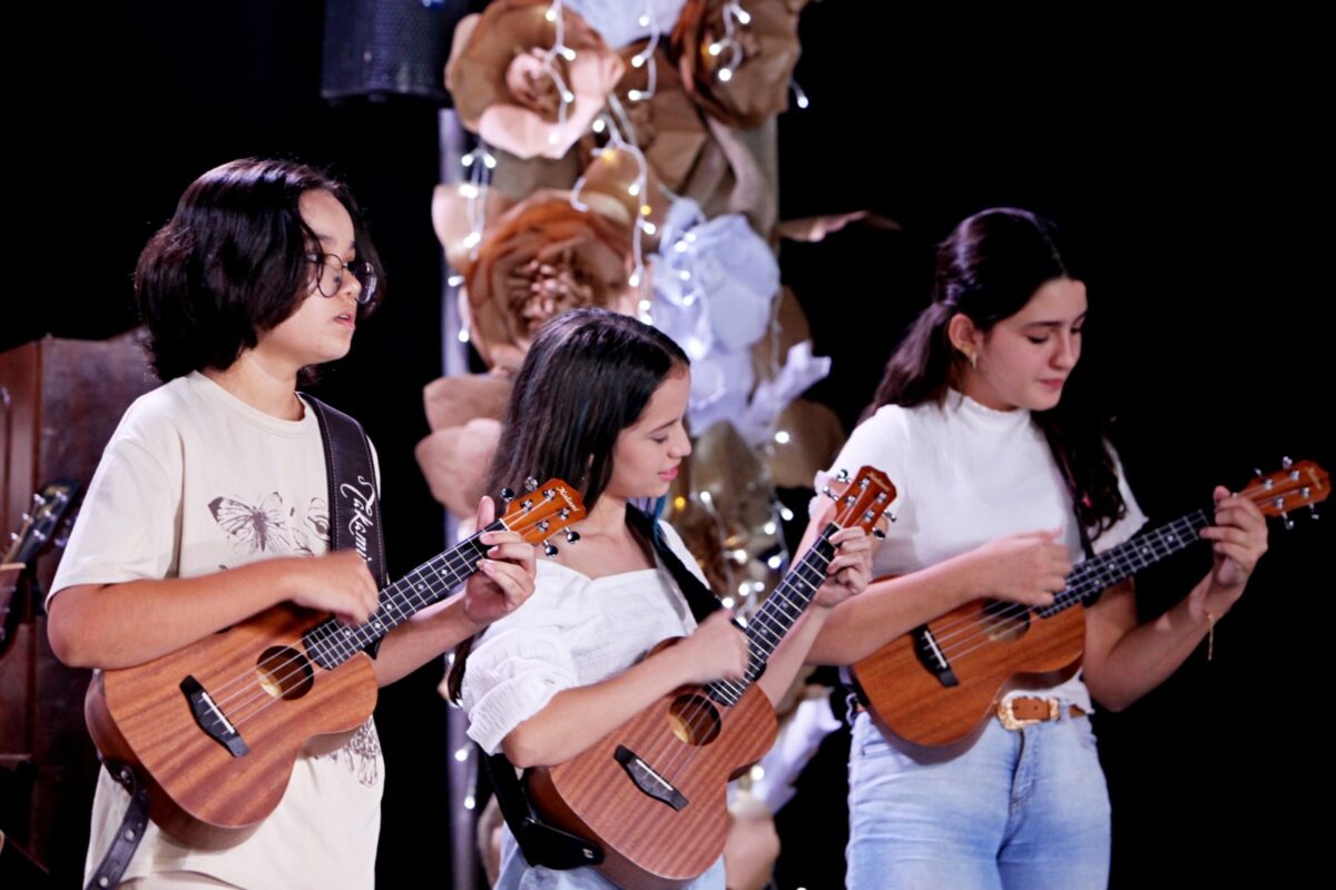 <strong>Espetáculo “Te Agradeço Mãe” emociona público presente em noite de homenagem às mães</strong>