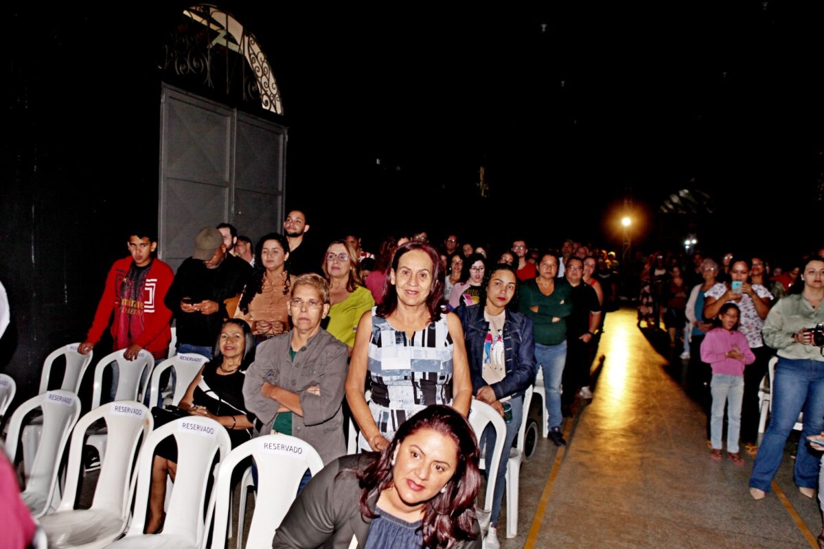 <strong>Espetáculo “Te Agradeço Mãe” emociona público presente em noite de homenagem às mães</strong>