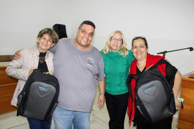 Educação Inovadora e Inclusiva: Brasilândia entrega 80 chromebooks