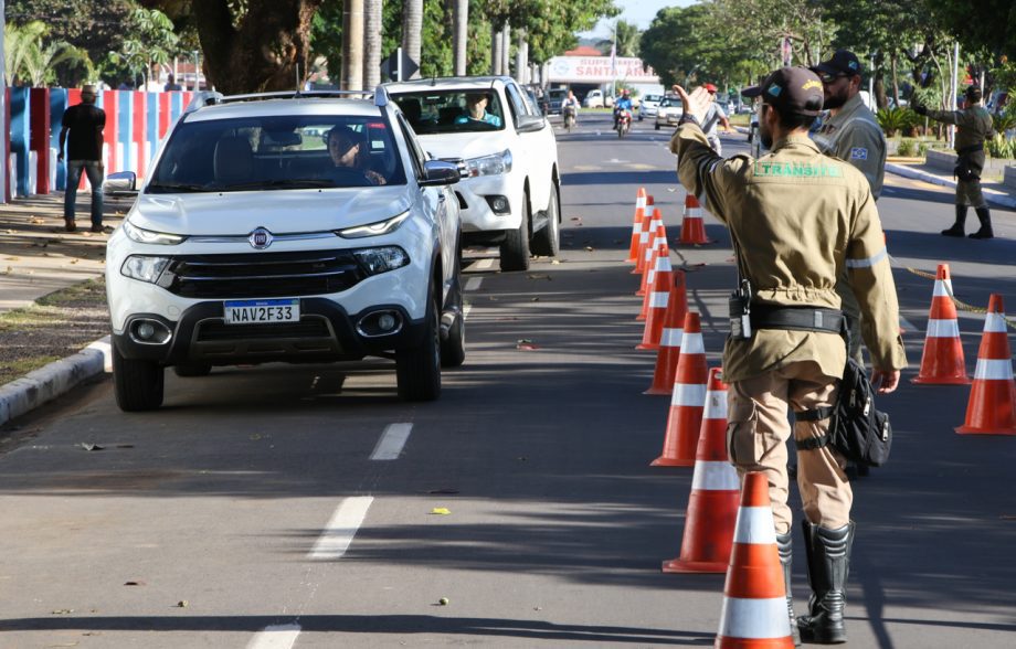 Mobilização em Arapuá e blitz educativa são realizadas pela Campanha Junho Prata