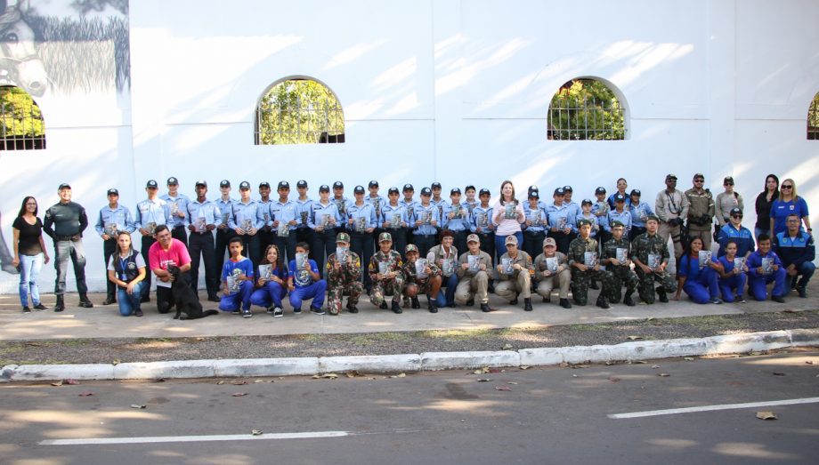 Mobilização em Arapuá e blitz educativa são realizadas pela Campanha Junho Prata