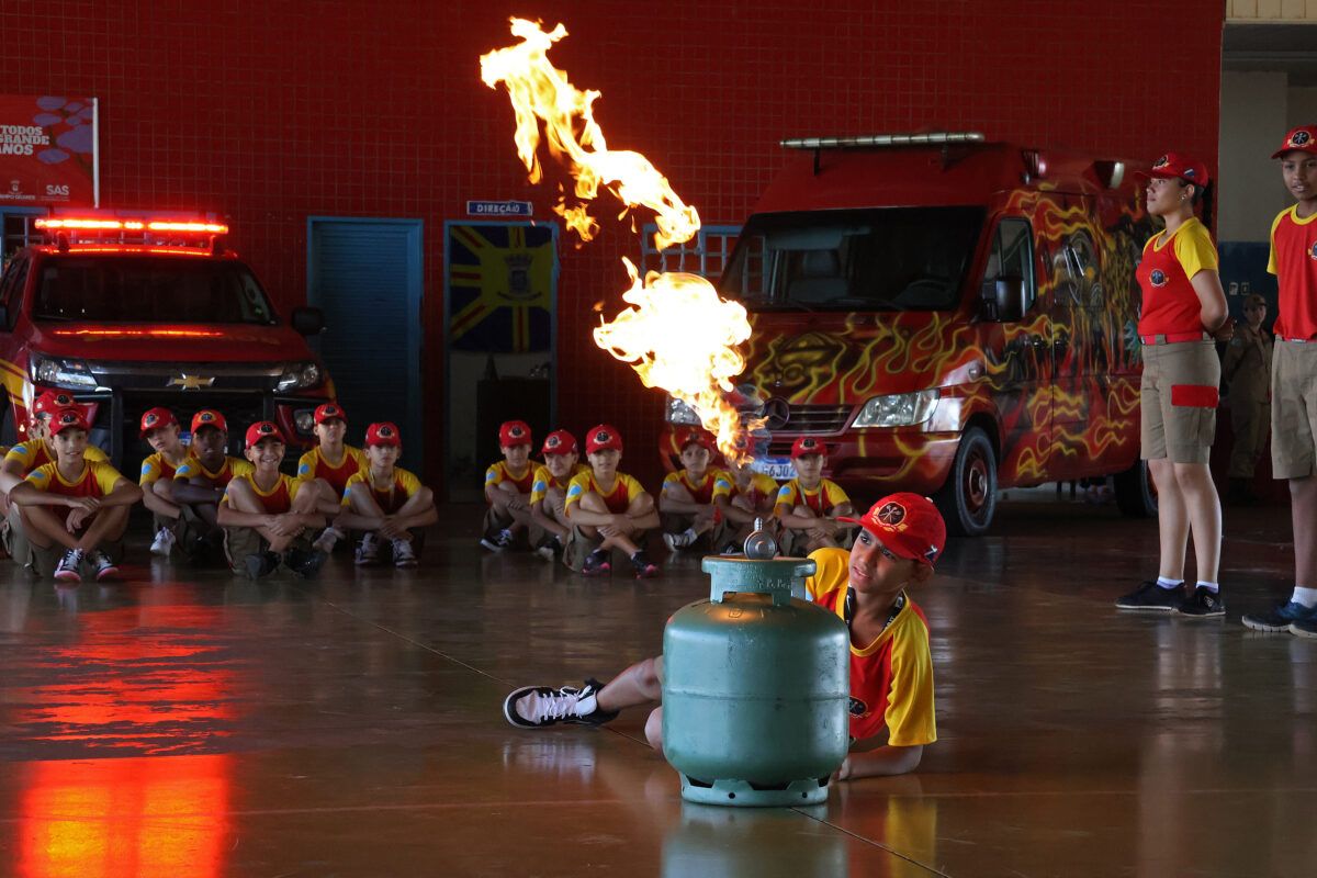 Com atenção e cuidado, Projeto “Bombeiros do Amanhã” beneficia 850 crianças e adolescentes em MS