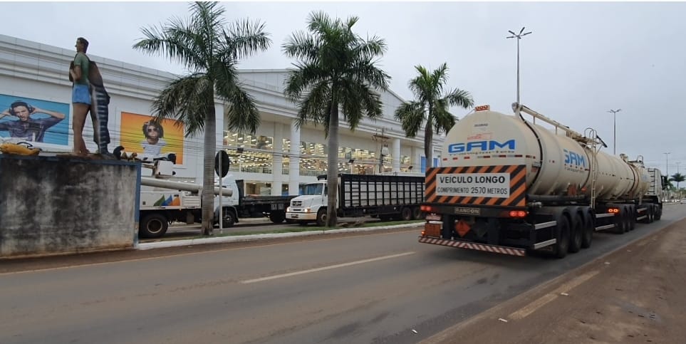 Em Três Lagoas, semáforo vira ‘fábrica de multa’ e motoristas reclamam da logística no cruzamento da Havan