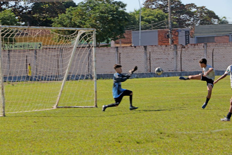 Veja como foram os primeiros embates do Campeonato Municipal de Futebol das Categorias de Base no último domingo (25)