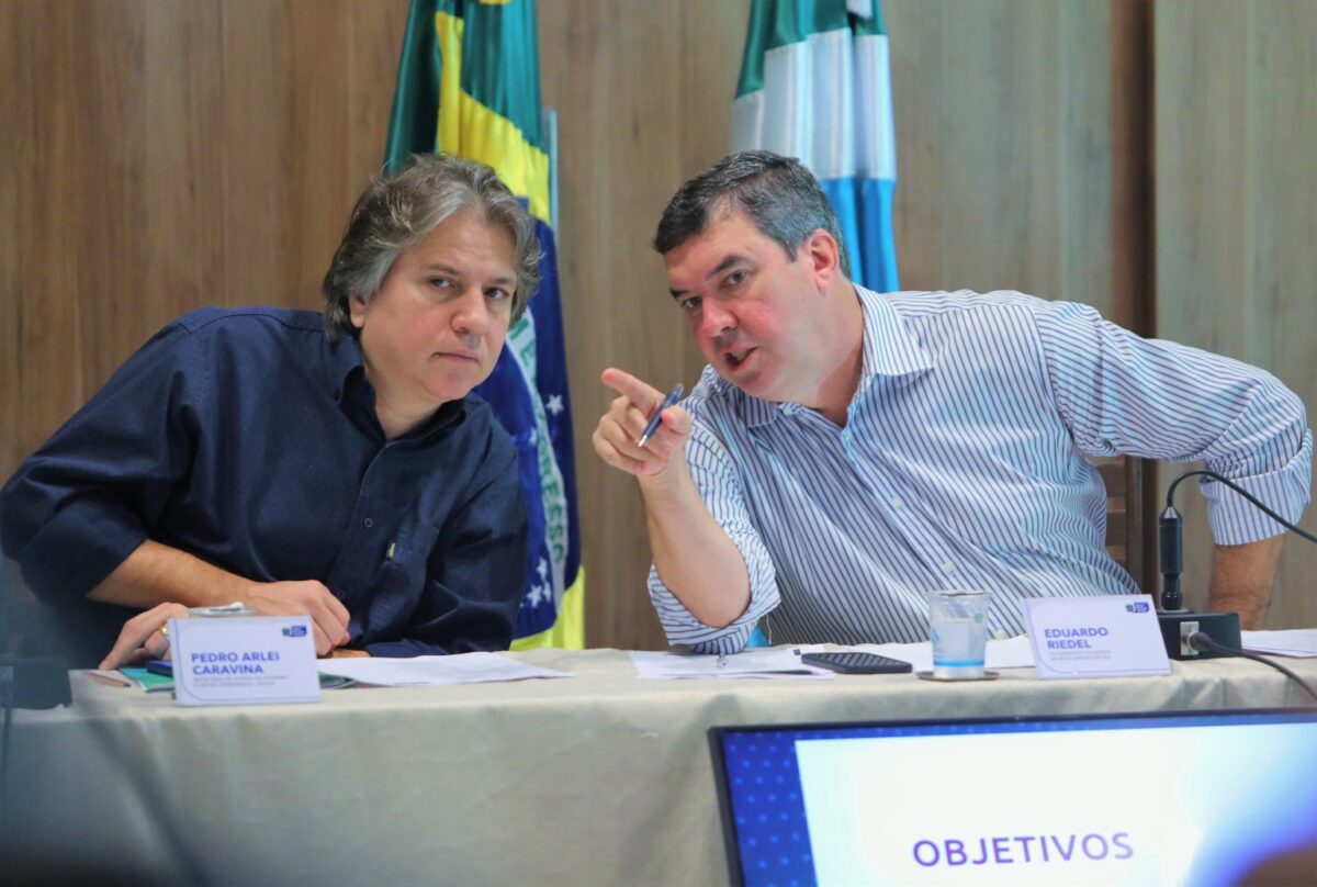 Em reunião com secretariado, Riedel reforça diretrizes do governo e foco no atendimento à população