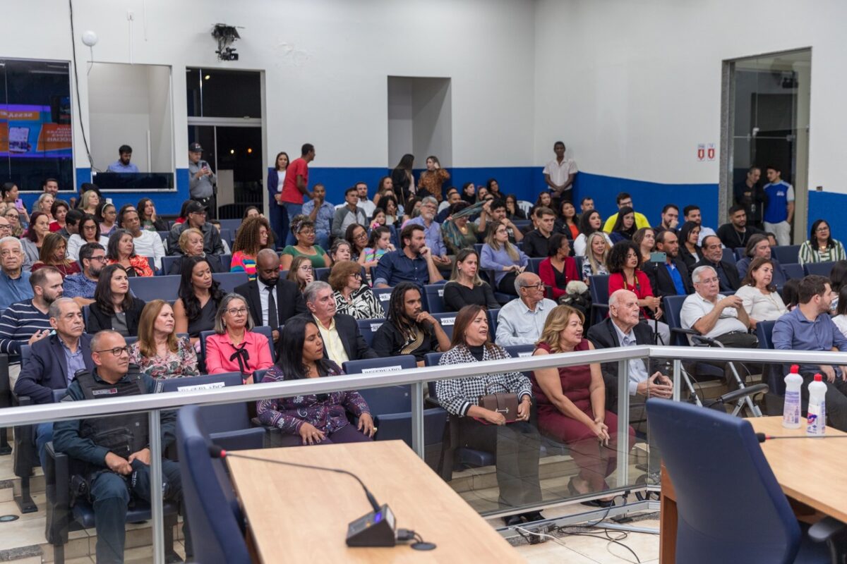 Câmara outorga seis títulos de cidadão três-lagoense, além de moções