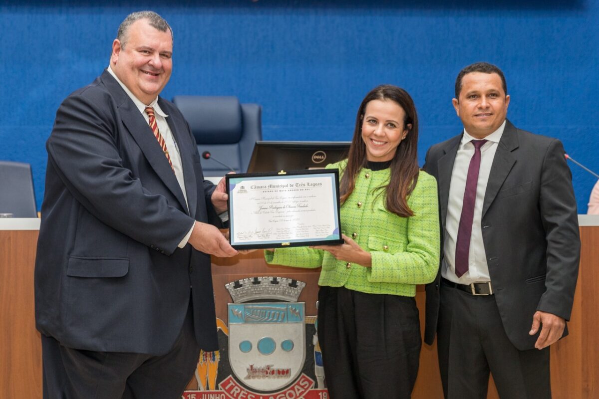 Câmara entrega títulos, moções e diploma de mérito esportivo em solenidade