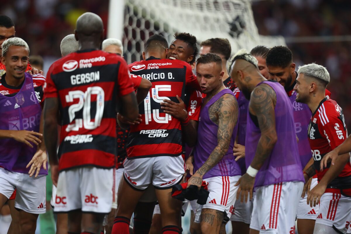 Brasileirão: Botafogo vence mais uma, Palmeiras e Flamengo encostam e Corinthians tropeça novamente