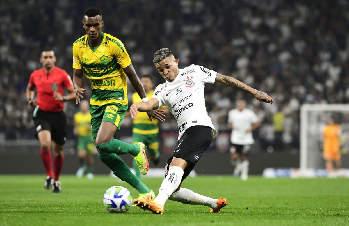 Brasileirão: Botafogo vence mais uma, Palmeiras e Flamengo encostam e Corinthians tropeça novamente