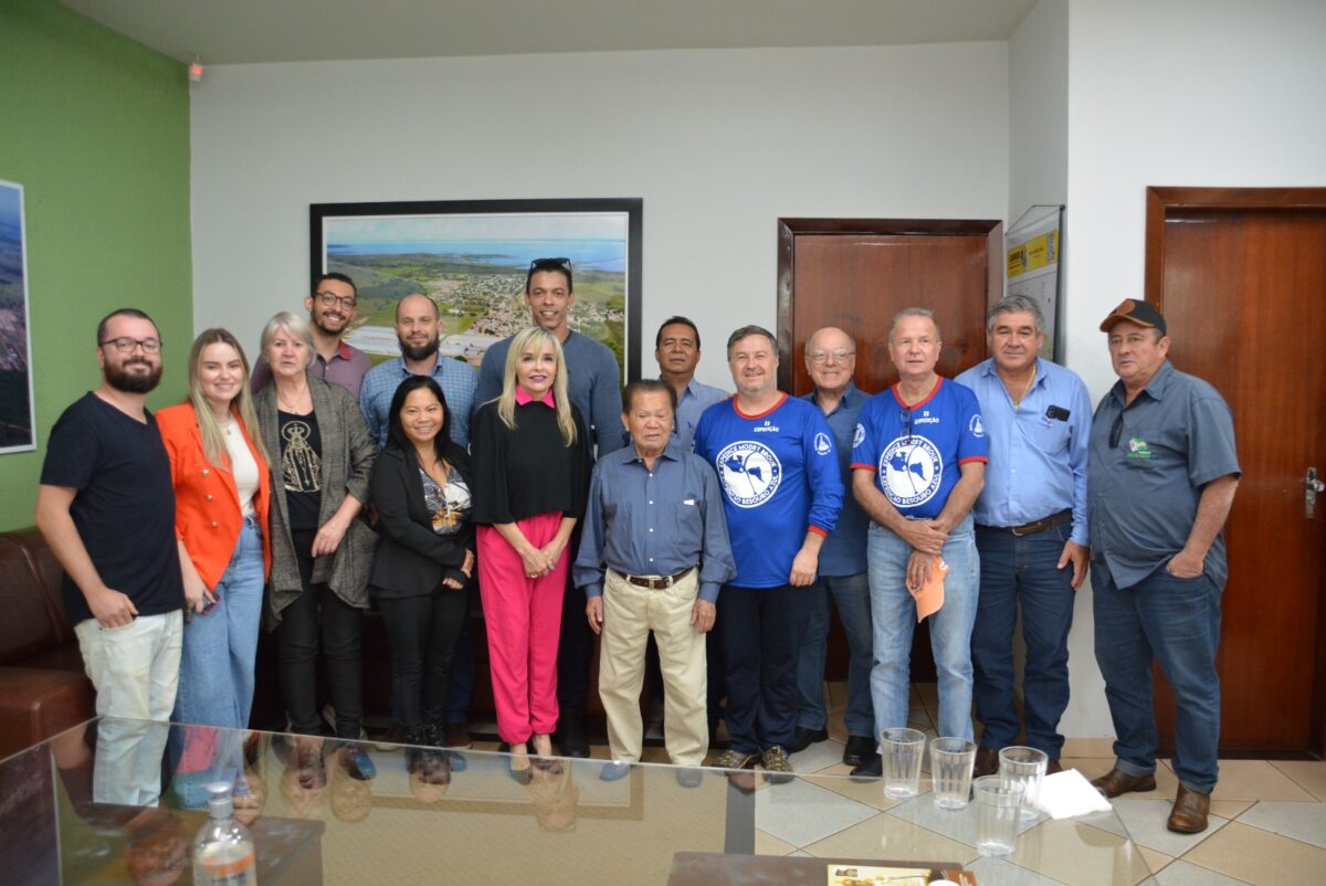 Akira recebe expedição que levará imagem de Menino Jesus de Praga de Batayporã até São João Del Rei em Minas Gerais