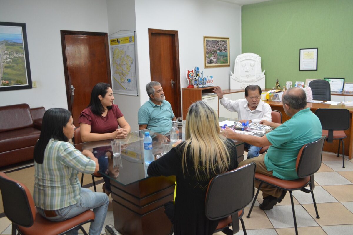 Prefeito Akira recebe Certificado de Amigo dos Evangélicos 