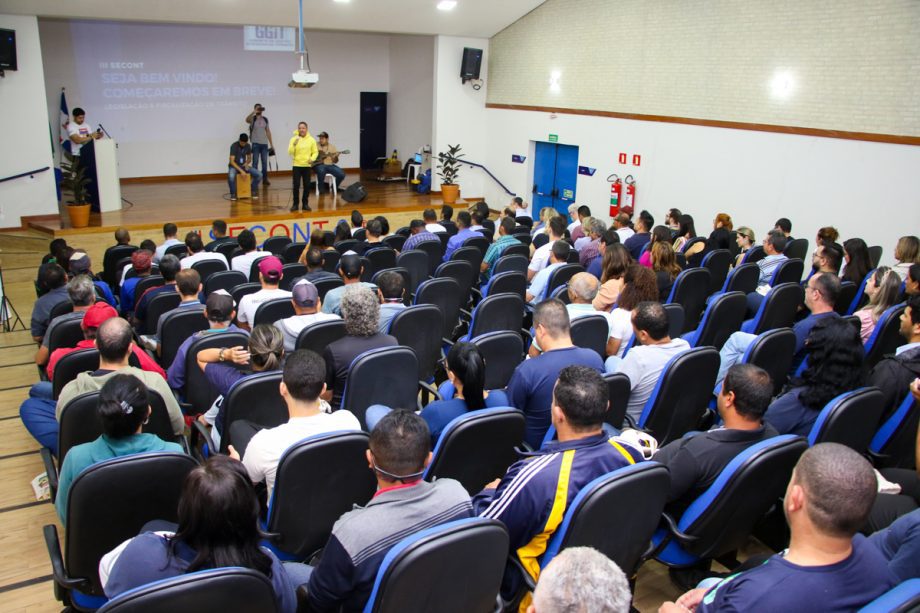 Abertura da III Semana de Conscientização no Trânsito recebe mais de 140 servidores municipais