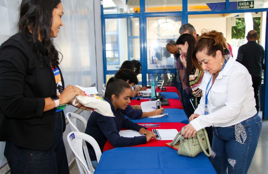 Abertura da III Semana de Conscientização no Trânsito recebe mais de 140 servidores municipais