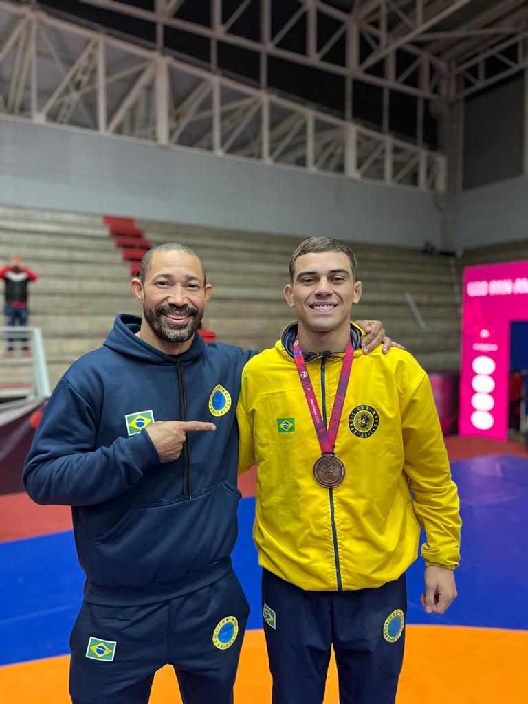 Beneficiário do Bolsa Atleta MS ajuda Brasil a bater recorde de pódios no Pan-Americano de Wrestling