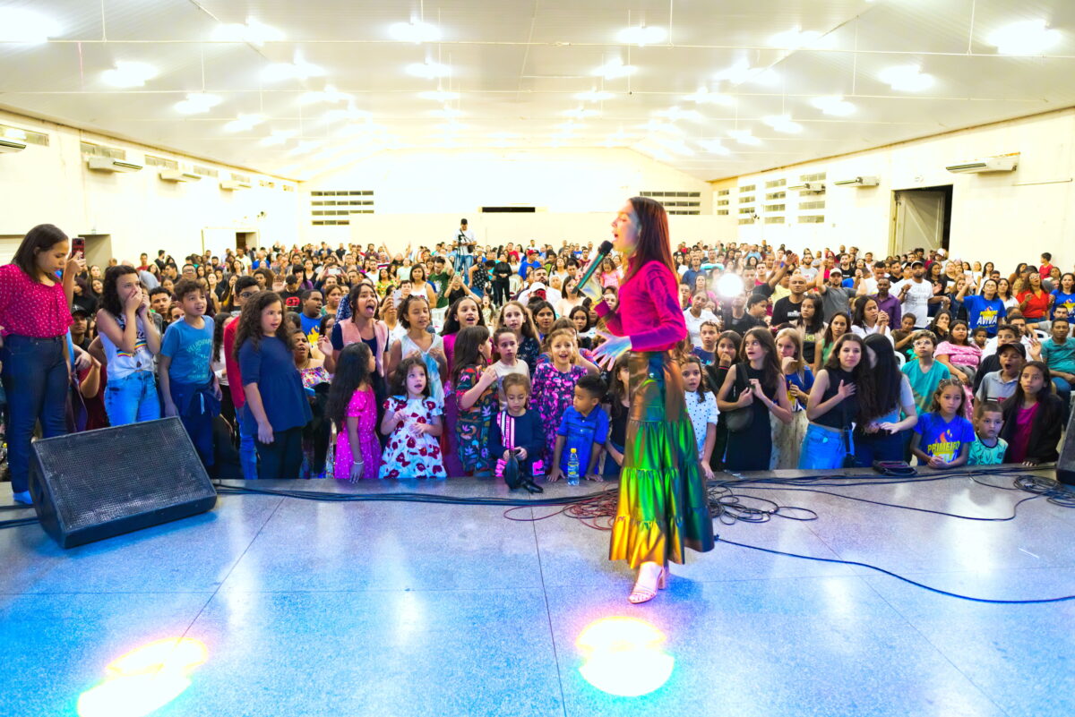 Prefeito Akira prestigia evento religioso 1º Aviva Bataguassu