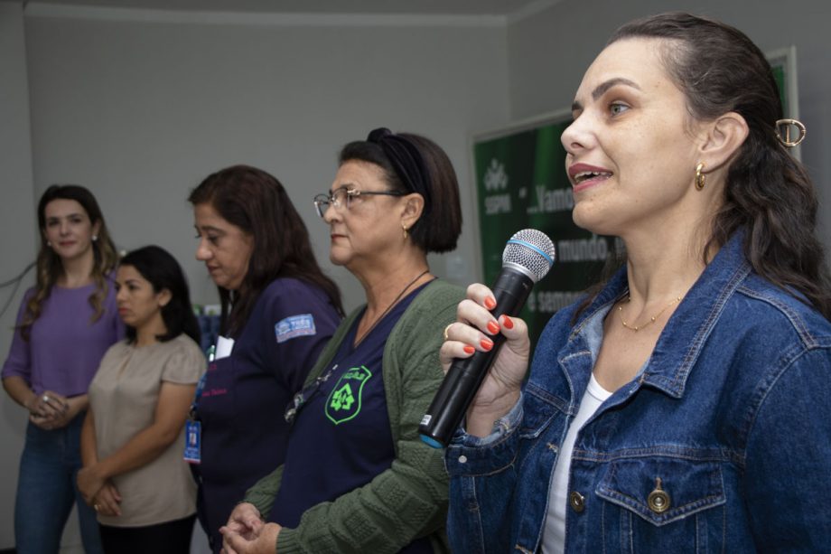 QUALIFICAÇÃO – Prefeitura entrega kits aos agentes de saúde e de combate a endemias