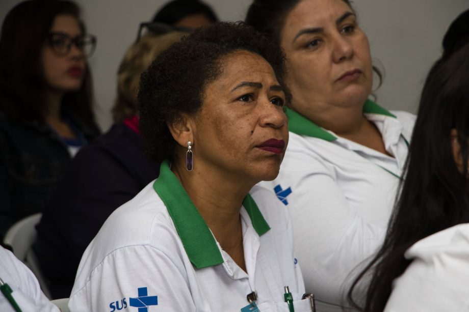 QUALIFICAÇÃO – Prefeitura entrega kits aos agentes de saúde e de combate a endemias