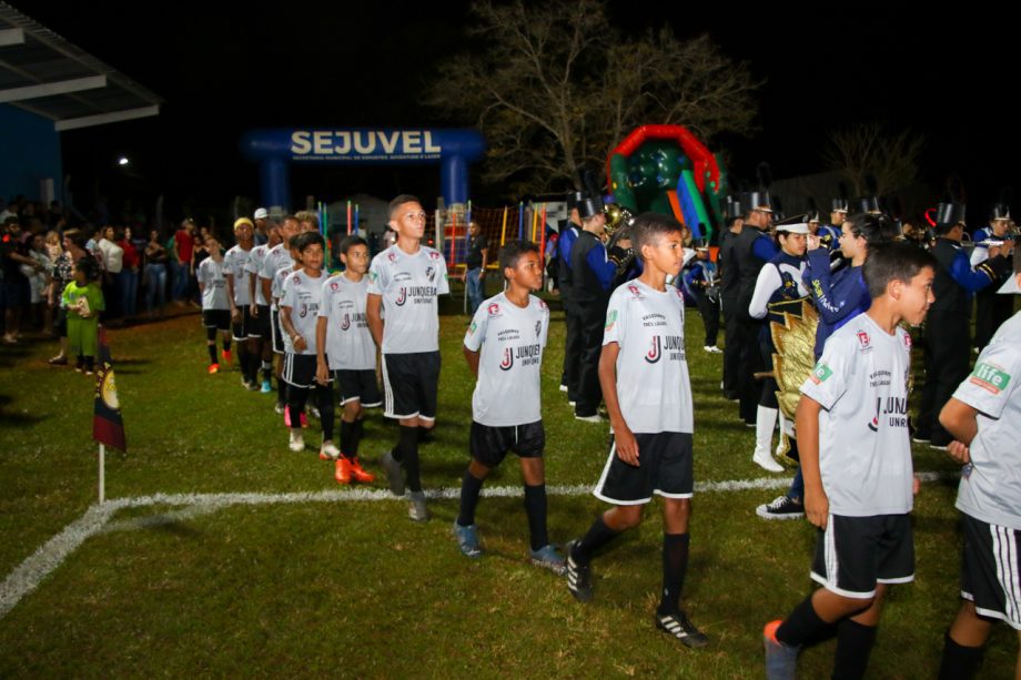 Prefeitura de Três Lagoas inaugura Iluminação de Led no campo de futebol de Arapuá