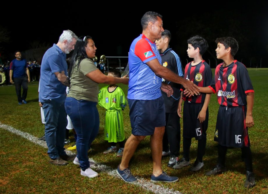 Prefeitura de Três Lagoas inaugura Iluminação de Led no campo de futebol de Arapuá