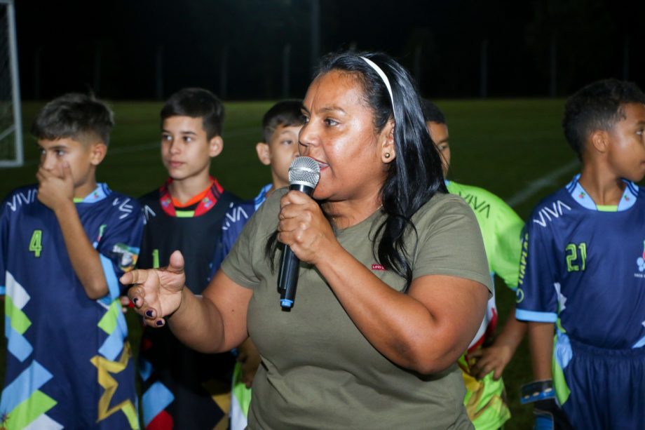 Prefeitura de Três Lagoas inaugura Iluminação de Led no campo de futebol de Arapuá