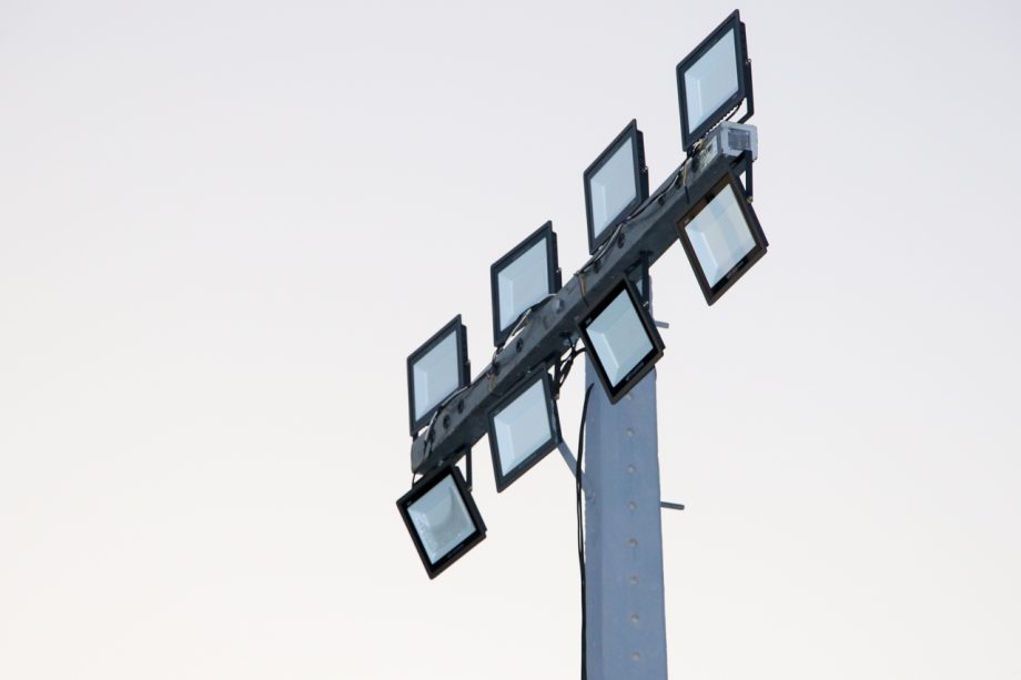 Prefeitura de Três Lagoas inaugura Iluminação de Led no campo de futebol de Arapuá