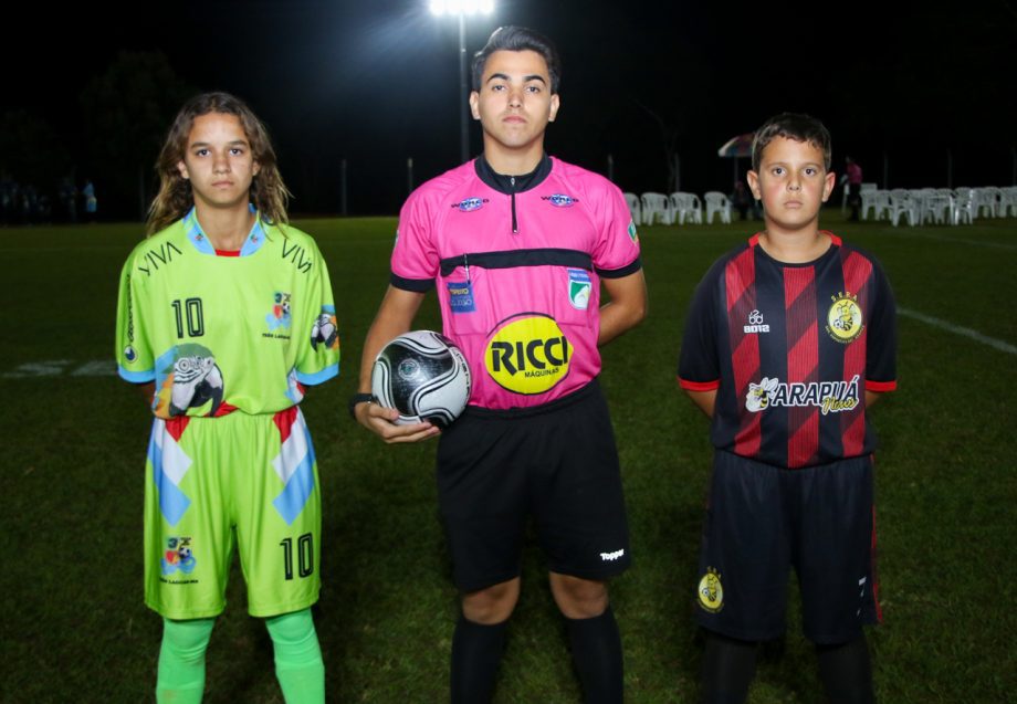 Prefeitura de Três Lagoas inaugura Iluminação de Led no campo de futebol de Arapuá