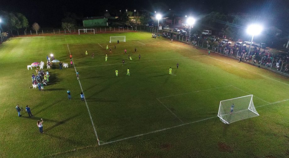 Prefeitura de Três Lagoas inaugura Iluminação de Led no campo de futebol de Arapuá