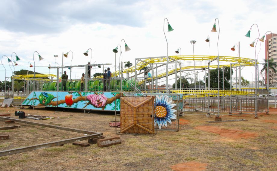VEM FESTA DO FOLCLORE – Parque de diversão do evento já começa a funcionar nesta sexta-feira (21)