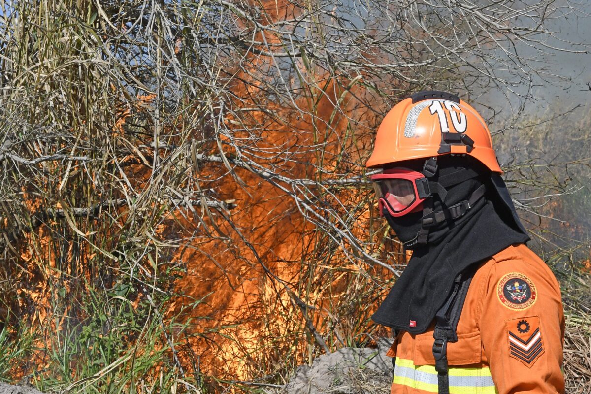 Com tecnologia, monitoramento e parceria com a Nasa, bombeiros de MS atuam na prevenção e combate a incêndios florestais